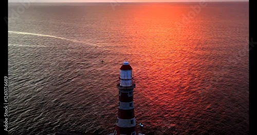 Roker Lighthouse close clockwise sunrise 4K photo