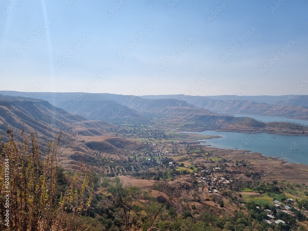Fototapeta premium Lake view from the mountain valley