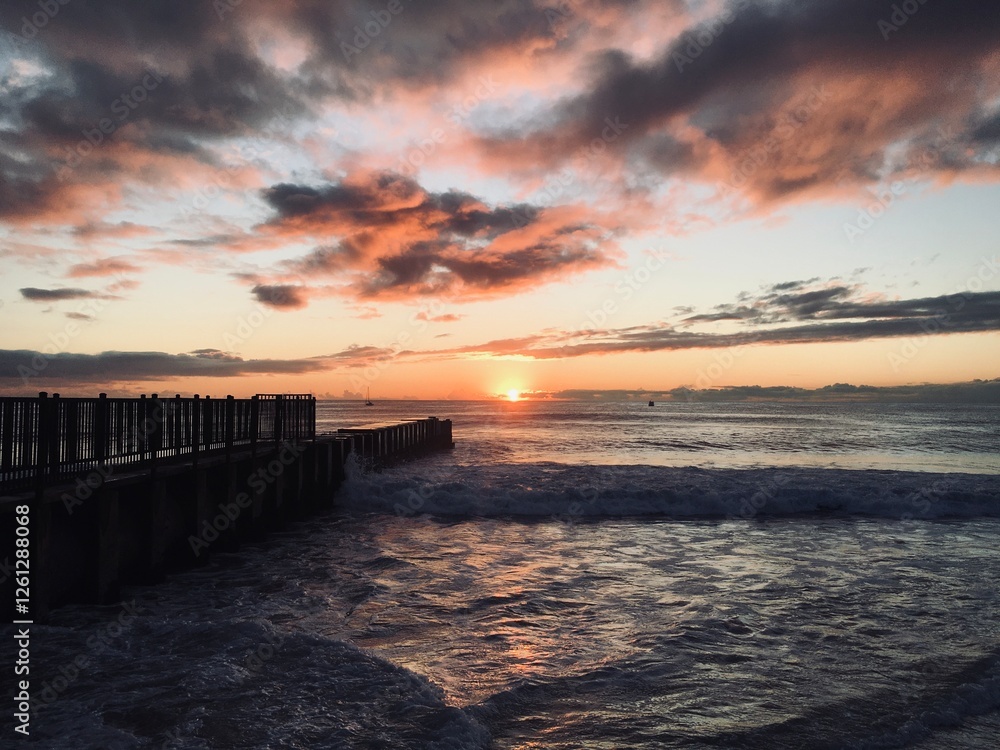 Obraz premium Seawall At Sunset