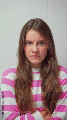 Wallpaper Mural Vertical video little girl showing intense anger Torontodigital.ca