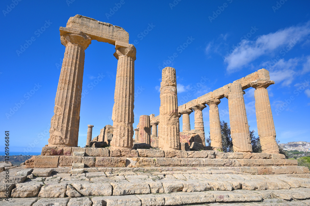 Fototapeta premium Greek Temple in Agrigento Sicily Italy