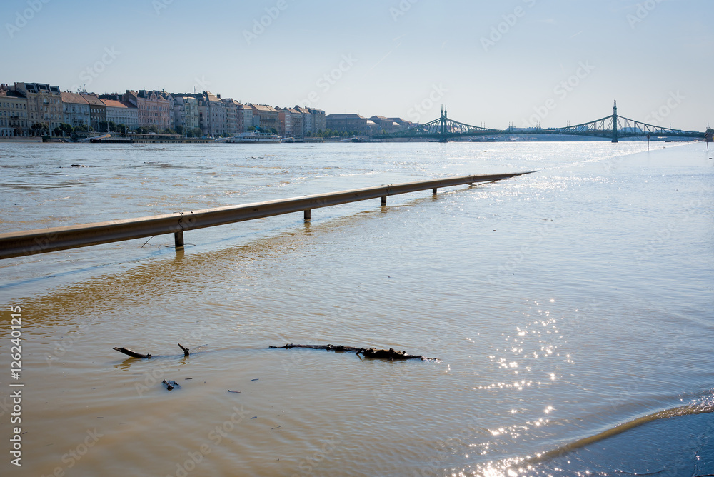 Foto Flooded Danube in Budapest