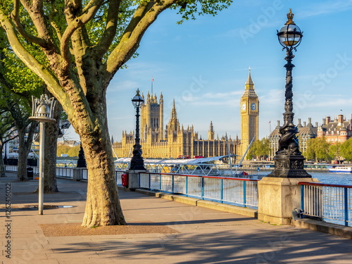 Canvas Print Houses of Parliament and Big Ben seen from Queen's Walk, London, UK