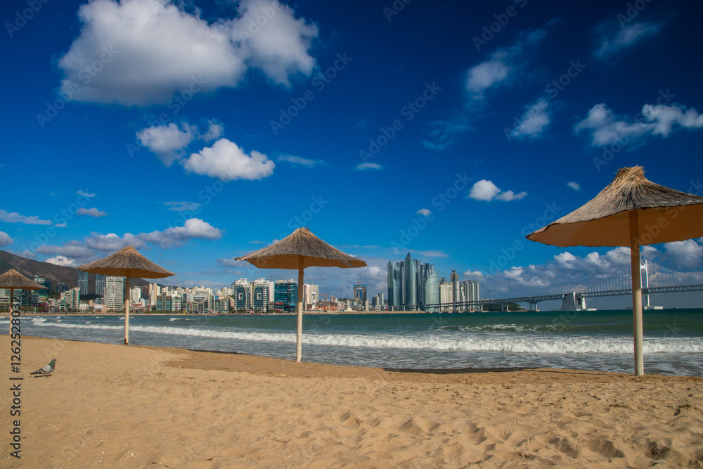 Gwangalli Beach is a beautiful beach in Busan, famous for its amazing view of Gwangan Bridge, especially at night when the bridge lights up.
Gwangalli Beach is a beautiful beach in Busan, famous for its amazing view of Gwangan Bridge, especially at night when the bridge lights up.