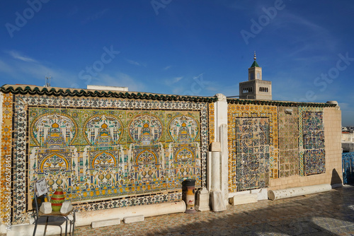 La medina di Tunisi, Patrimonio dell'umanità,UNESCO, intrico di vicoli animati da negozi di spezie e artigianato, nasconde alcuni edifici di grande pregio storico ed architettonico,Tunisi city,, Tunis