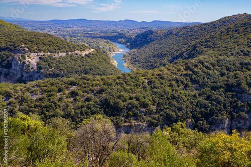 Blick über das Tal der Ardeche in Frankreich photo