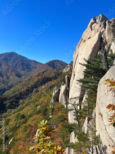 Mountain range at Seoraksan national park i