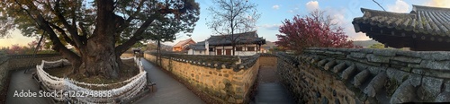 Obraz na płótnie Panorama from the wishing tree in Andong Hahoe Folk Village w salonie