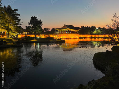 Obraz na płótnie Donggung palace and wolji pond w salonie
