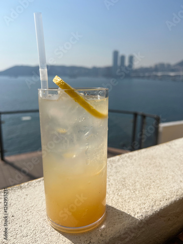 Obraz na płótnie Lemon drink at Huinnyeoul Culture Village w salonie