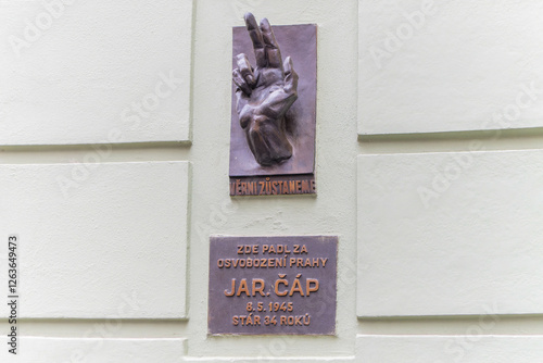 Obraz na płótnie Memorial plaque devoted to the fallen during the Prague Uprising in May 1945