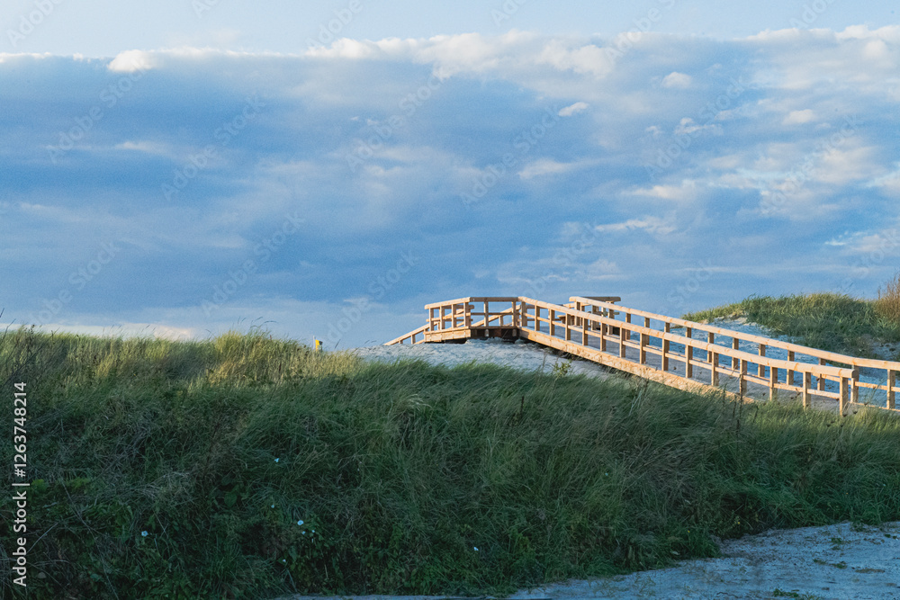 Holzsteg zum Strand in Norddeich Holzsteg zum Strand in Norddeich