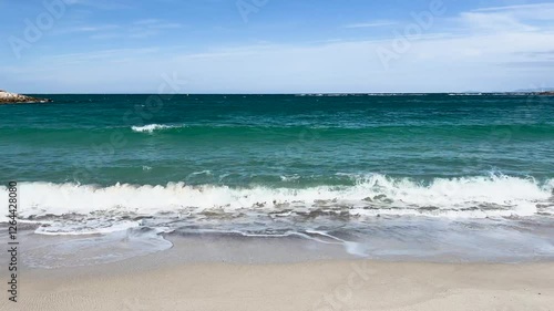 日本の和歌山県白良浜ビーチの海の波