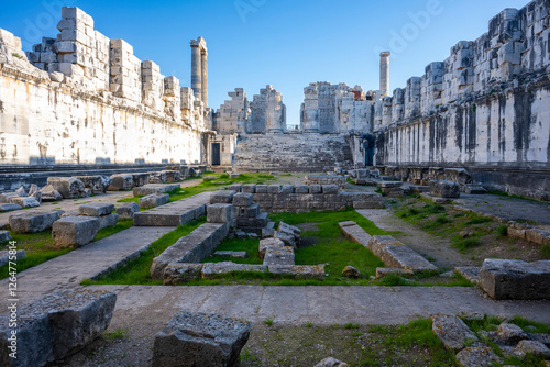 The ruins of Didyma are located a short distance to the northwest of modern Didim in Aydn Province, Turkey. It sits on a headland that in antiquity formed the Milesian Peninsula. Didyma was the larges photo