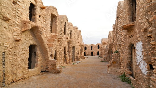 Ksar Hadada storico villaggio di ghorfa set di Star Wars film,  governatorato di Tataouine, Tunisia, resti del tipico villaggio fortificato Berbero composto da granai e abitazioni  photo