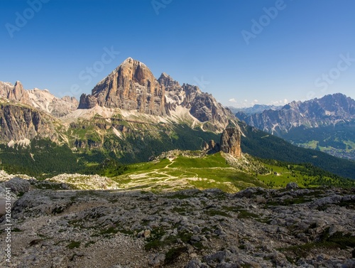 Εκτύπωση καμβά Great view of the top Tofana di Rozes and Cinque Torri range in Dolomites, South Tyrol