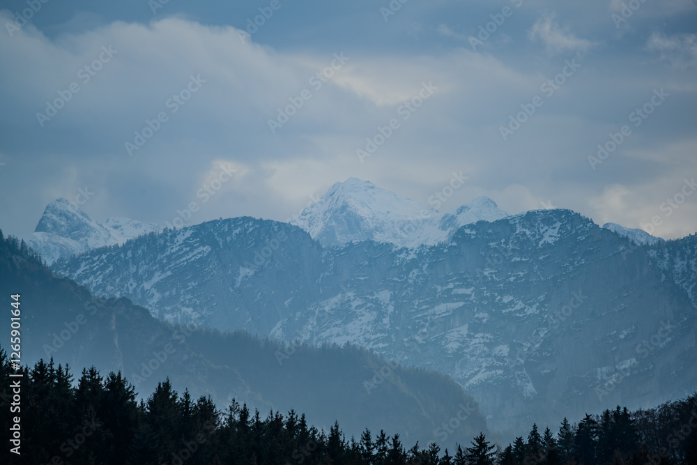 Obraz premium Die Alpen im Rupertiwinkel bei Ainring, Oberbayern
