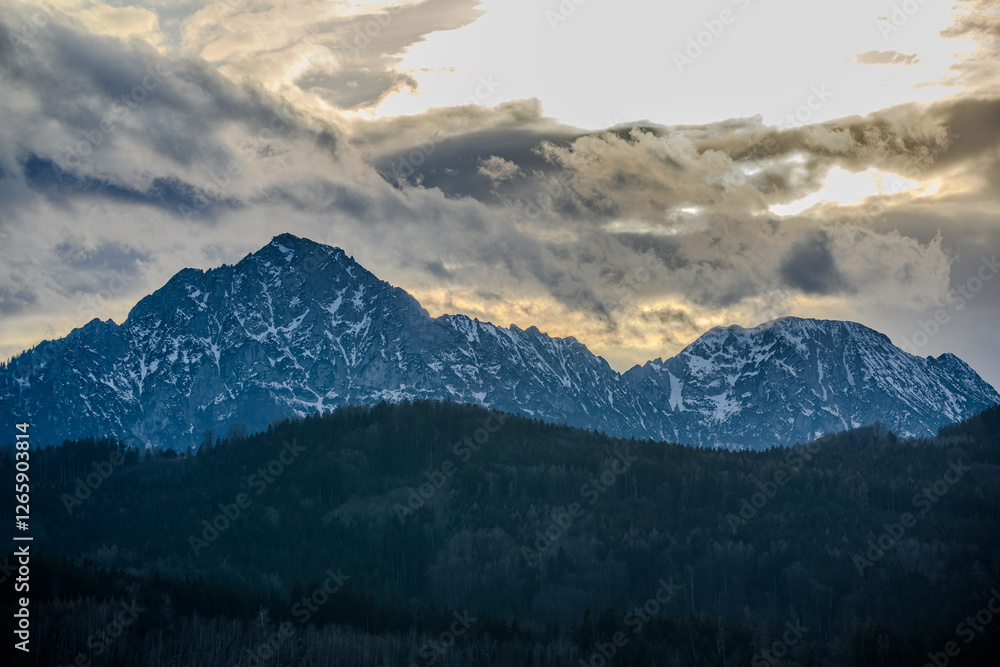Die Alpen im Rupertiwinkel bei Ainring, Oberbayern Die Alpen im Rupertiwinkel bei Ainring, Oberbayern