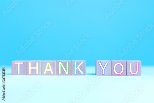 Fotografía Businessman using laptop and showing thank you message
