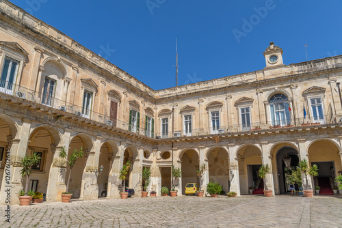 Palazzo dei Celestini, à Lecce, dans les Pouilles, Italie photo