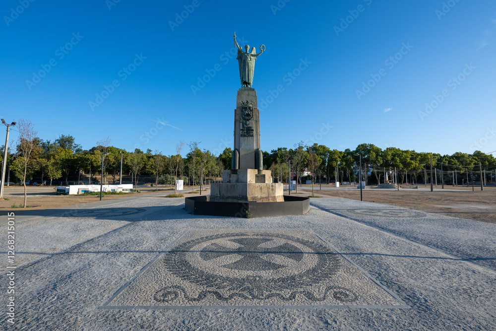 Obraz premium Monument to the Dead of the Great War - Evora, Portugal