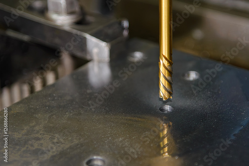 Cuadro en lienzo The hole finishing process on CNC milling machine with reamer tool tools