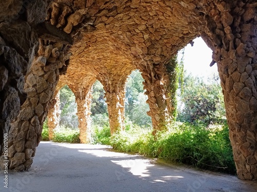 Obraz na plátně Walking through the arches at Park Guell in Barcelona.