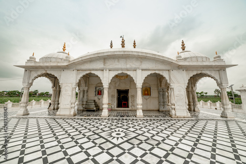 Pawapuri Jal Mandir, a sacred Jain temple situated in the middle of a serene water body, reflecting spiritual tranquility and architectural beauty in Bihar.