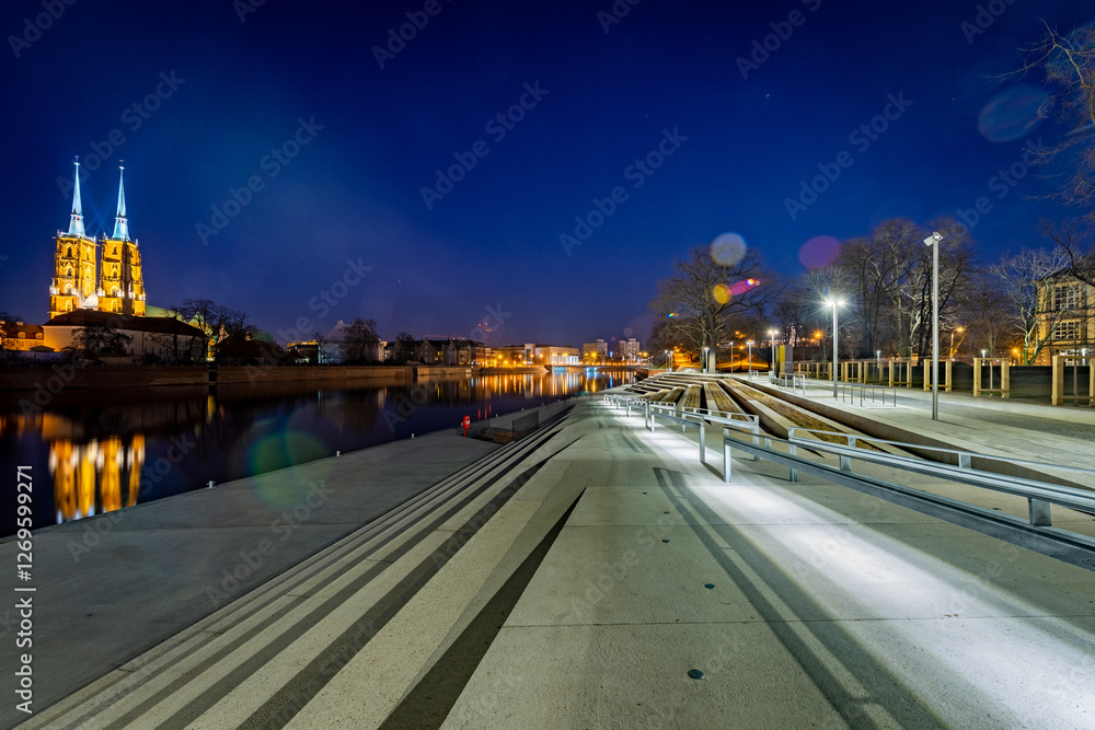 Fototapeta premium Wroclaw promenade river cathedral church