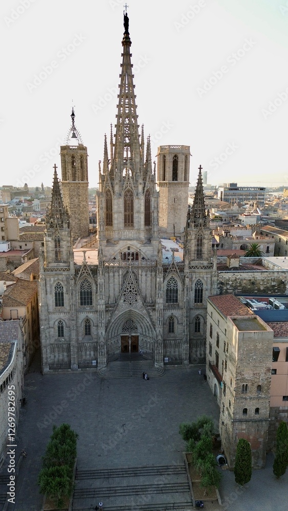 foto de drone de Catedral de Barcelona España europa foto de drone de Catedral de Barcelona España europa