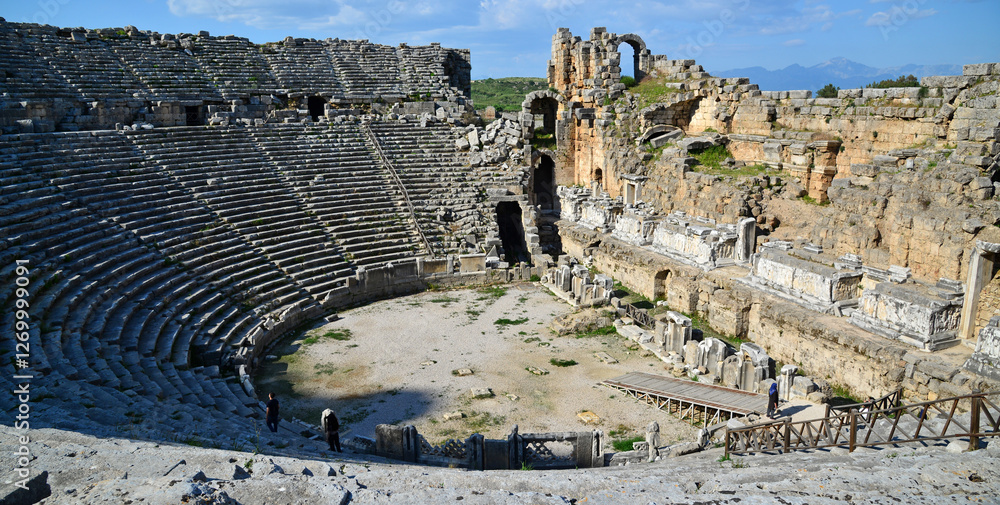 Obraz premium Perge Ancient City in Antalya, Turkey