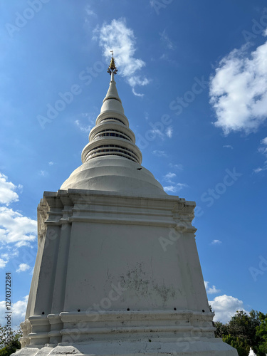Obraz na płótnie Stupa at Wat Suan Dok in Chiang Mai w salonie