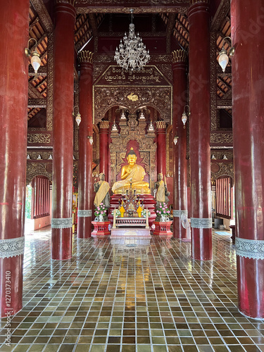Obraz na płótnie Buddha at Wat Pan Sao Buddhist temple w salonie