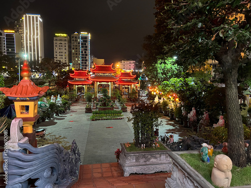 Obraz na płótnie Chua My Khe temple at night in Da Nang w salonie