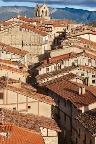 Obraz na płótnie Picturesque medieval village of Frias. Antique tile roofs. Burgos. Spain w salonie