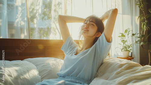 Wallpaper Mural 気持ちよく目覚める女性 Torontodigital.ca