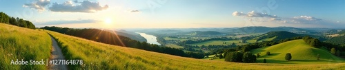 Panorama des Unstrut Radwegs mit vielen Weinbergen, Wiesen und Feldern, Sonnenschein und Wolken, Radweg, Wiesen photo