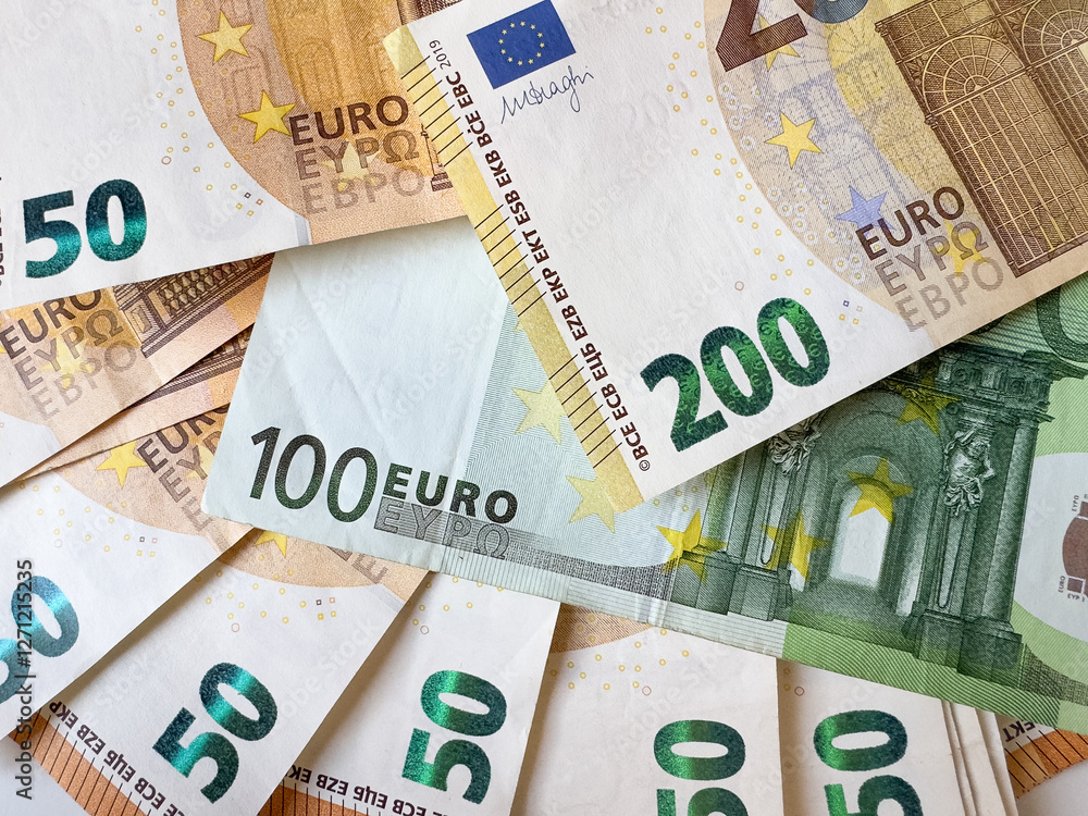 Euro, europejskie banknoty, europejska waluta, gotówka. Euro, European banknotes, European currency, cash. Euro, europejskie banknoty, europejska waluta, gotówka. Euro, European banknotes, European currency, cash.