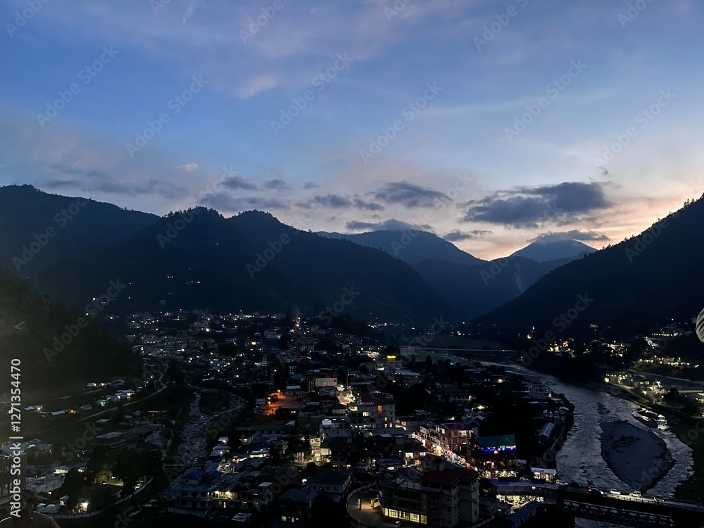 Fototapeta premium view of the city from the mountain
