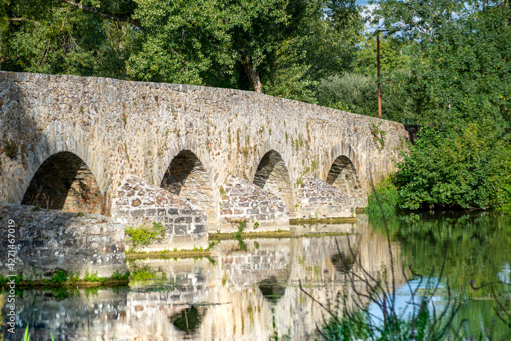 Obraz premium Un pont romain en pierre