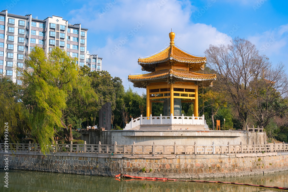 中国 上海市、七宝古鎮のお寺、七宝教寺 神鐘