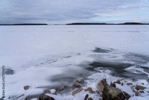 Fototapeta Naklejka Na Ścianę i Meble -  Lake Seksty in winter. Landscape of Masuria in Poland, Karwik village in the Pisz area.