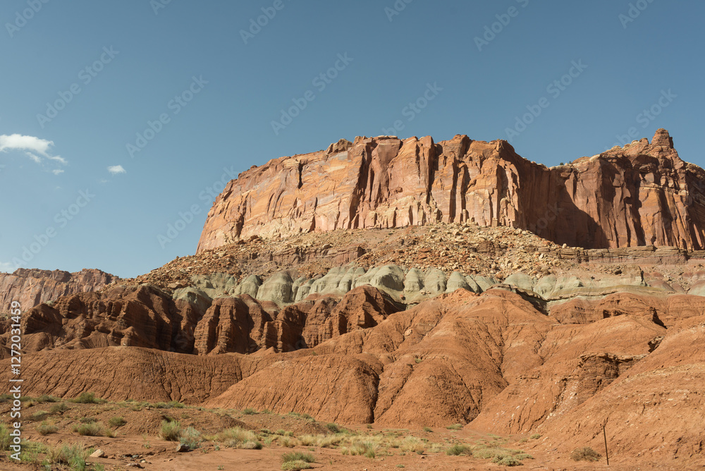 Fototapeta premium Capital Reef National Park in Utah overlooking rock formations and mountains 