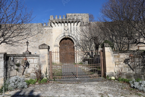 Obraz na płótnie Le château de la Bastide, vue de l'extérieur, village de Goudargues, département du Gard, France w salonie