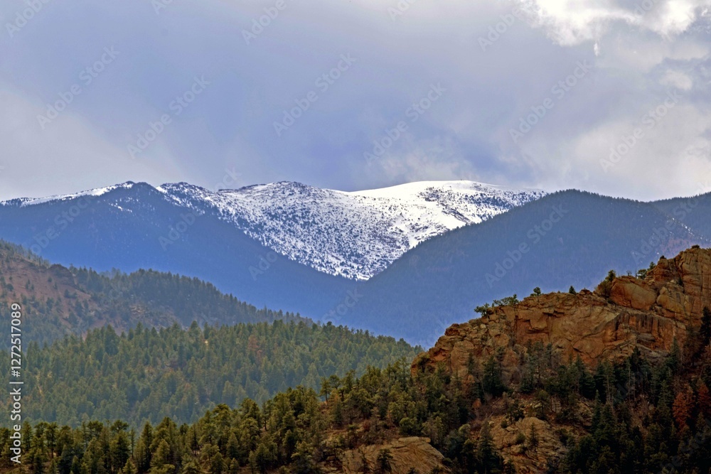 Obraz premium mountains in the mountains