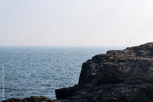 Obraz na płótnie tranquil seascape with the seaside cliff w salonie