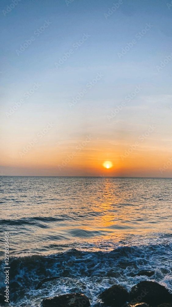 Obraz premium sunset over the sea