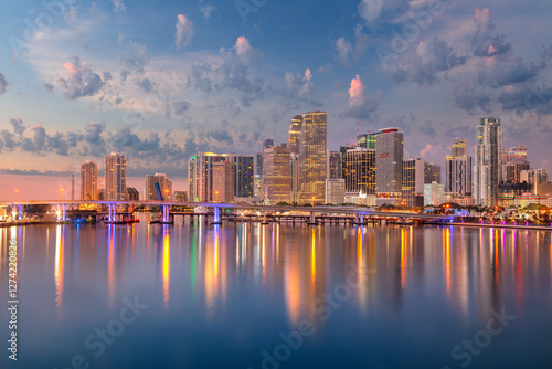 Obraz na płótnie Miami, Florida, USA. Aerial cityscape image of Miami, Florida with reflection of the city skyline in the water at beautiful sunrise. w salonie