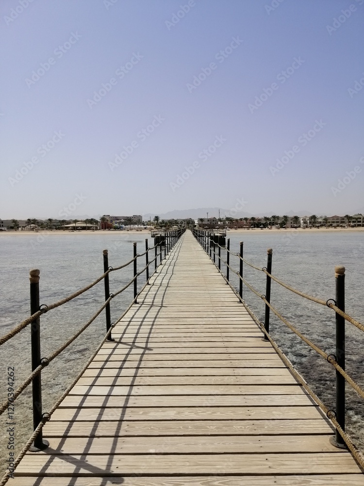 Fototapeta premium pier in the sea