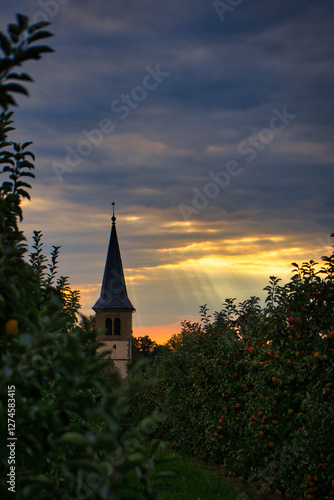 Kirche im Abendlicht